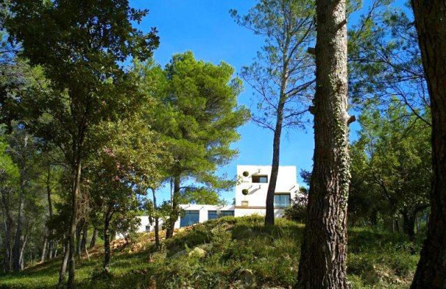 Provence, exceptionnelle maison contemporaine sur la hauteur